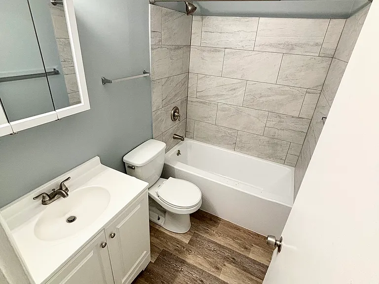 12 Linda St #12 — Photo 2