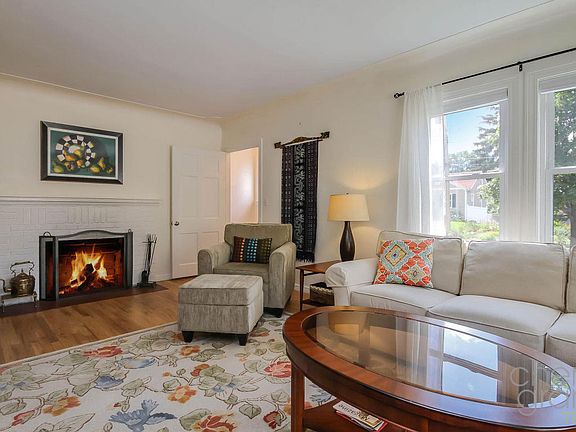 5th image of 917 N Ottillia St SE