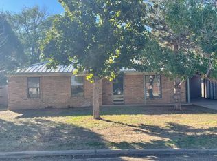 906 Sagebrush Rd, Dalhart, TX 79022