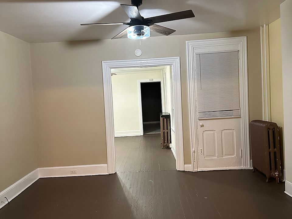 1st image of 18 E Commerce St