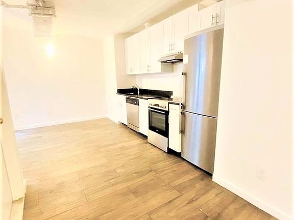 4th image of 222 E 85th St #Ll1