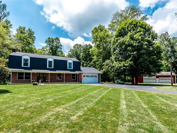 1711 McClellan Rd, Xenia, OH 45385