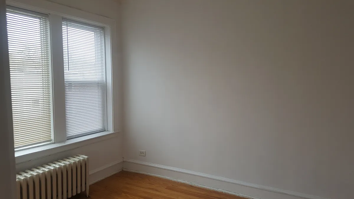 Building Photo - 6249 N Washtenaw Ave #2B