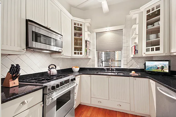 Sold by Corcoran | media 7