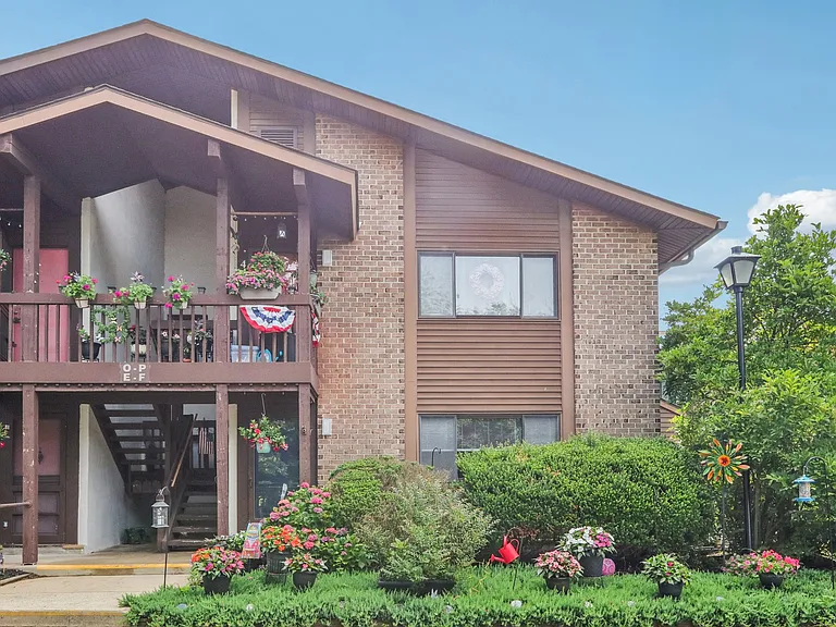 Acacia Lumberton Manor - 62+ Community — Photo 37