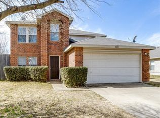 9212 Seven Oaks Ln, Denton, TX 76210
