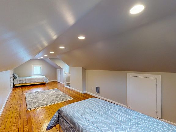 4th image of 18 Hereford St