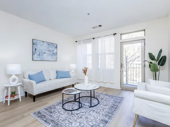 1 Harvest Dr #202, North Andover, MA 01845