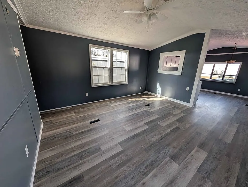 2 bed, 924 sqft, $1,050 — Photo 4