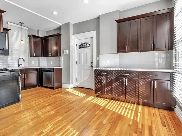 11 Whitney Pl #2 — Photo 8