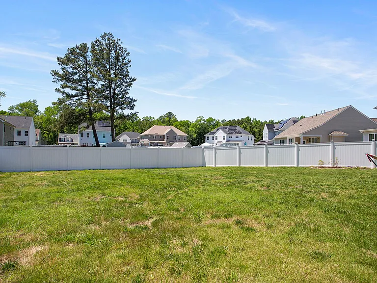 121 Bellflower Ln — Photo 29