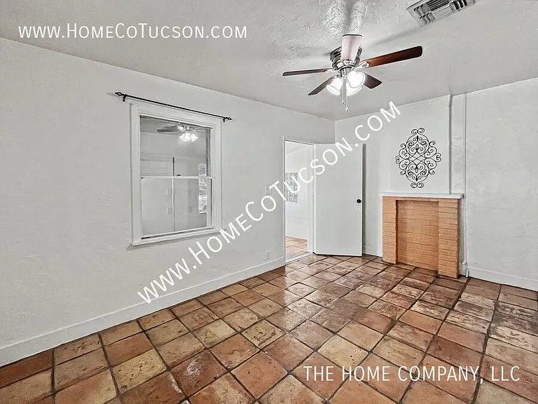 4564 E Seneca St — Photo 8