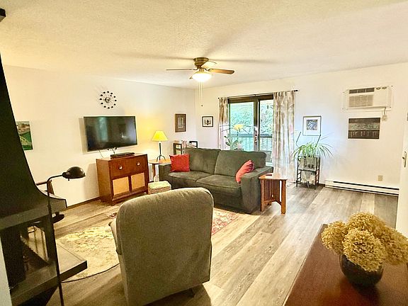 3rd image of 1430 5th St N APT 203