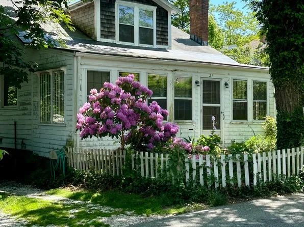 21 Brewster Street, Provincetown, MA 02657