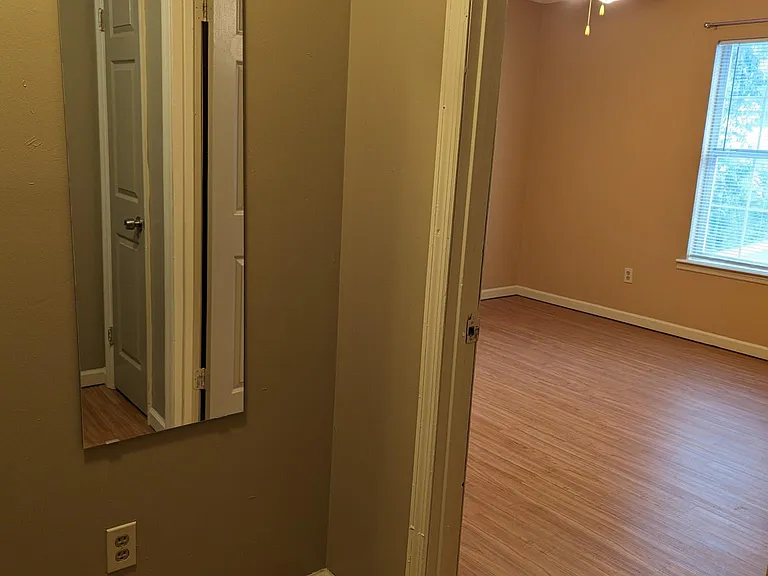 168 Riverview Dr #1 — Photo 20