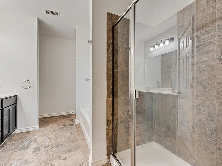 1816 Castle Creek Dr — Photo 19