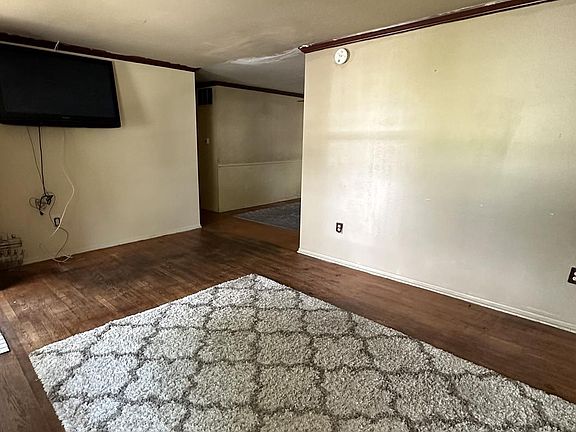 3rd image of 6816 Furman Pkwy