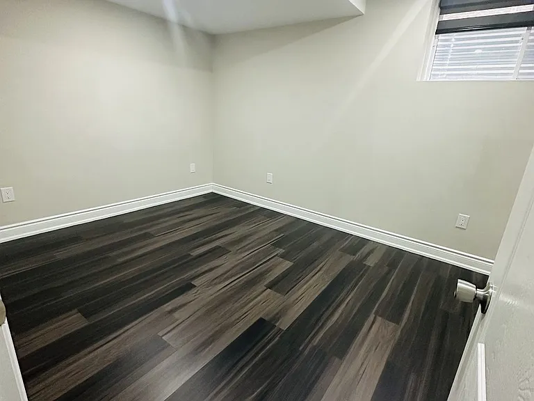 305 Sedgewood St — Photo 11