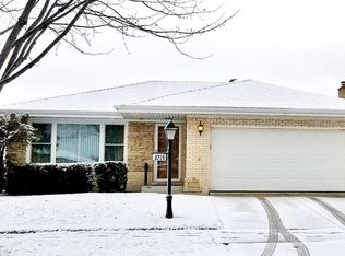 8220 W Monroe St, Niles, IL 60714