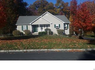 14 Country Holw, Highland Mills, NY