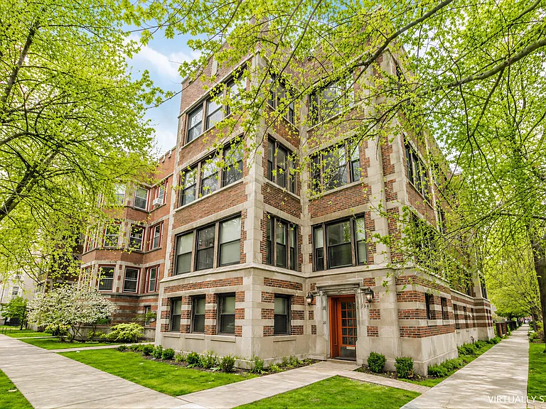 1347 E Hyde Park Blvd #3 — Photo 1