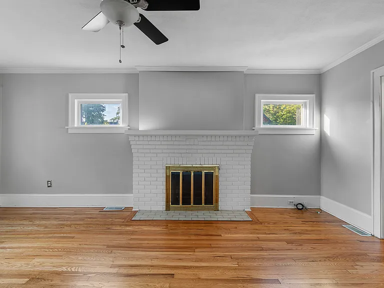 702 College Ave — Photo 3