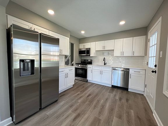 5th image of 22557 Imperial Dr