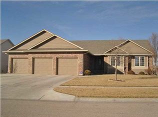 3922 N Lake Ridge Ct, Wichita, KS 67205