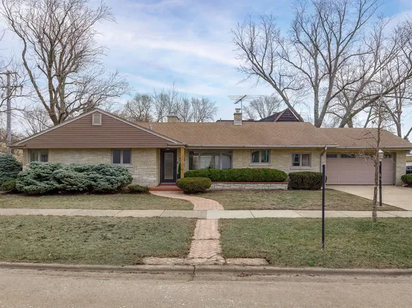 501 Byrd Rd, Riverside, IL 60546