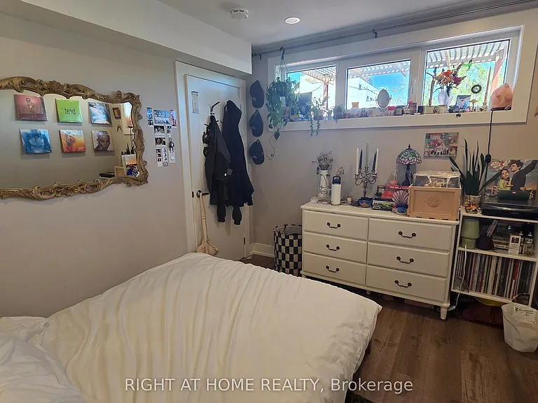 357 Keele St — Photo 10