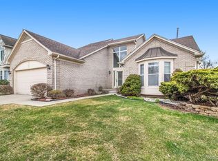 2963 River Meadow Cir #139, Canton, MI 48188