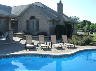 1242 Arbor Dr, Lemont, IL 60439