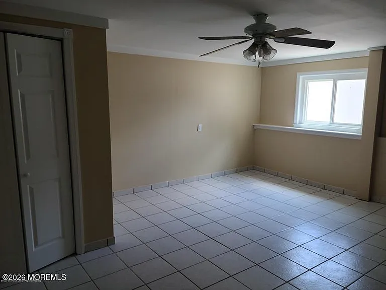 215 Clubhouse Dr — Photo 18