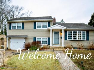 14 Roosevelt Cir E, Red Bank, NJ 07701