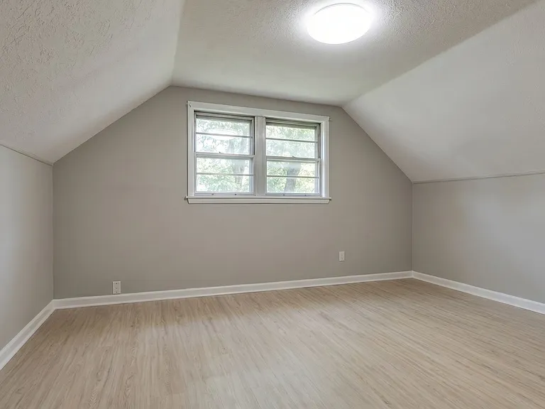 716 Dakota Ave — Photo 17