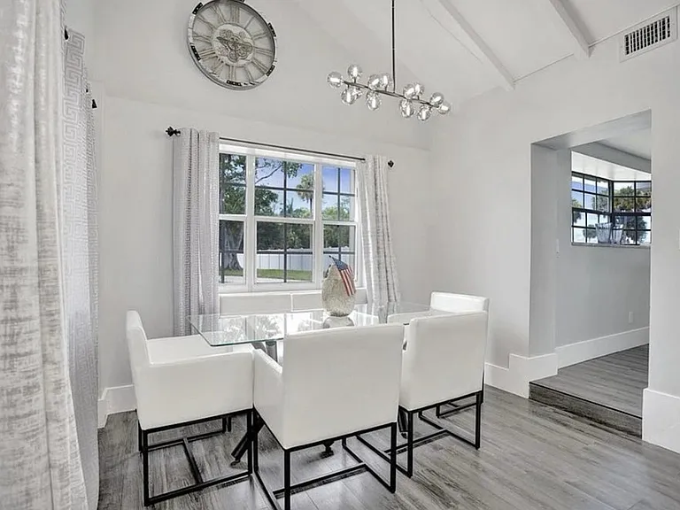 502 Rambling Drive Cir #1 — Photo 3
