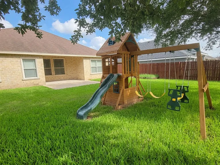 3714 Illeana St — Photo 17