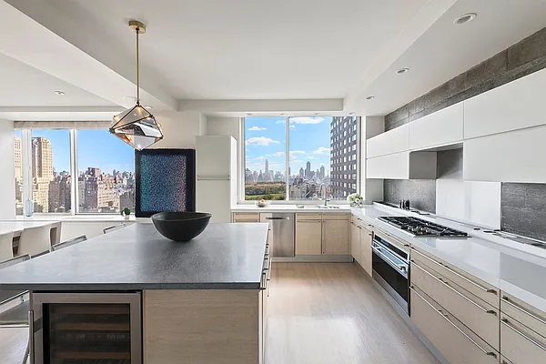 Sold by Nest Seekers International | media 5