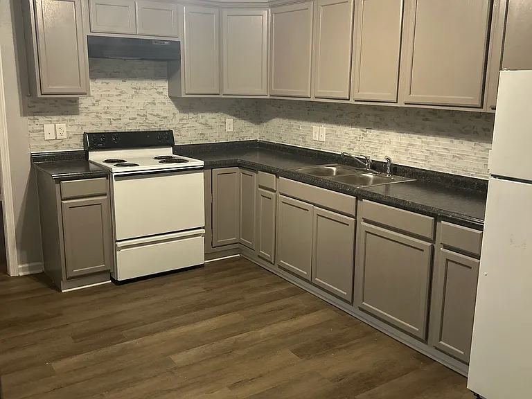 3412 Charles St — Photo 11