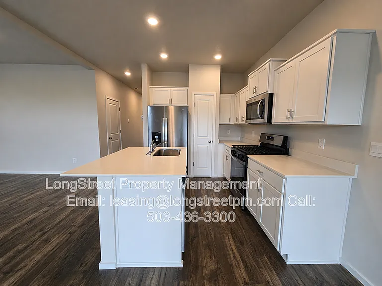 412 Lost Lake St NE — Photo 11