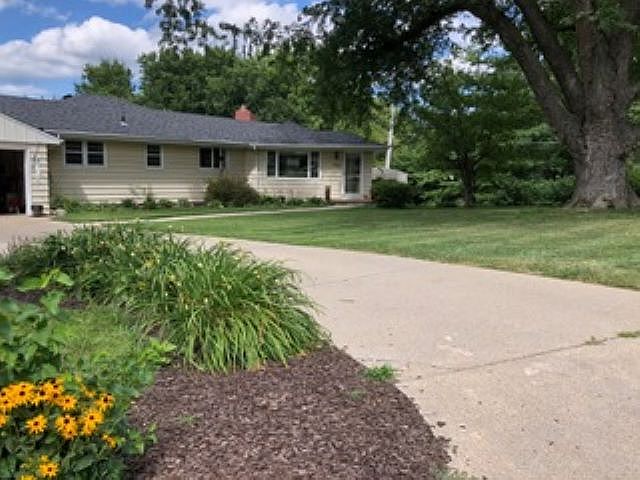 1st image of 7702 Pine Cir