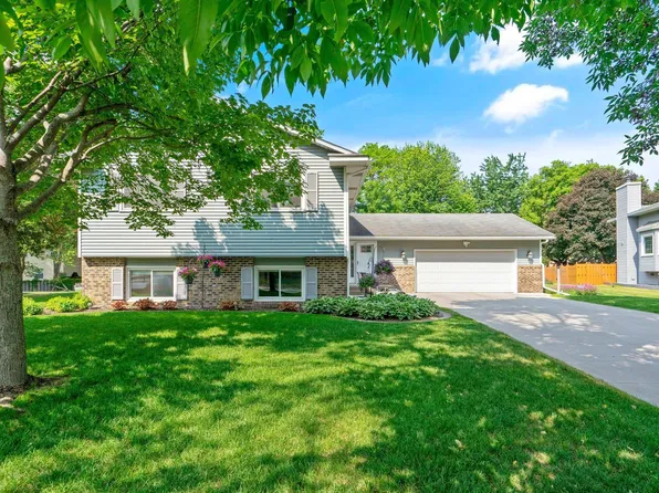 8094 Garfield St NE, Spring Lake Park, MN 55432