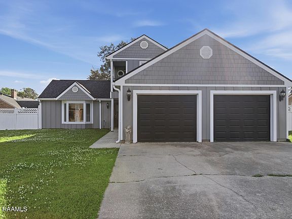 2nd image of 420 Rosemount Dr