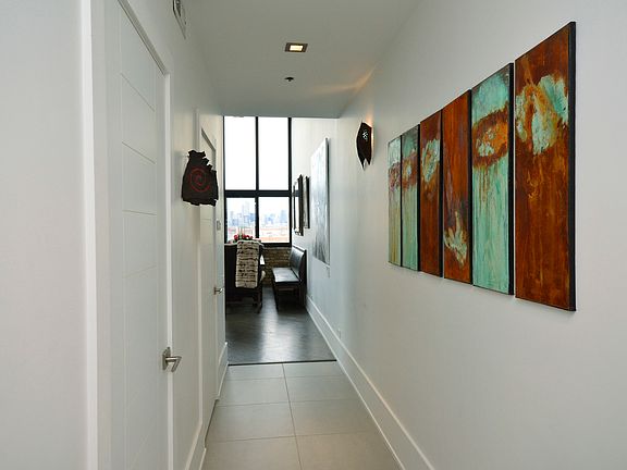 3rd image of 2614 N Clybourn Ave APT 406