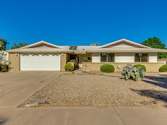 5th image of 1112 E Balboa Dr