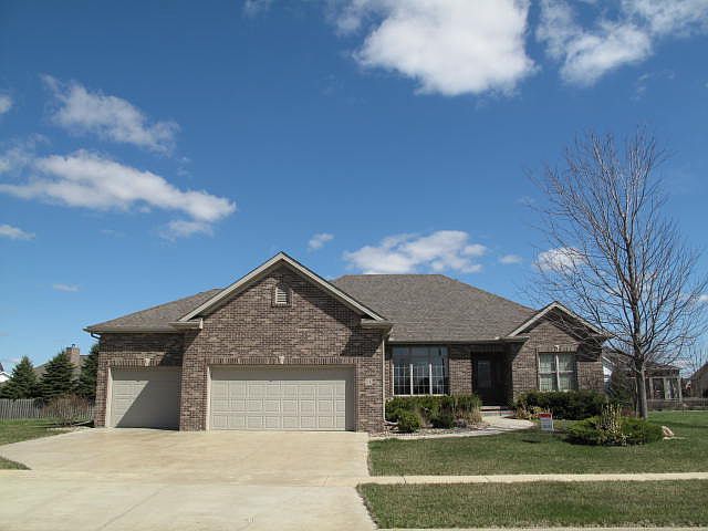 14 Brookstone Cir Bloomington IL 61704 Zillow