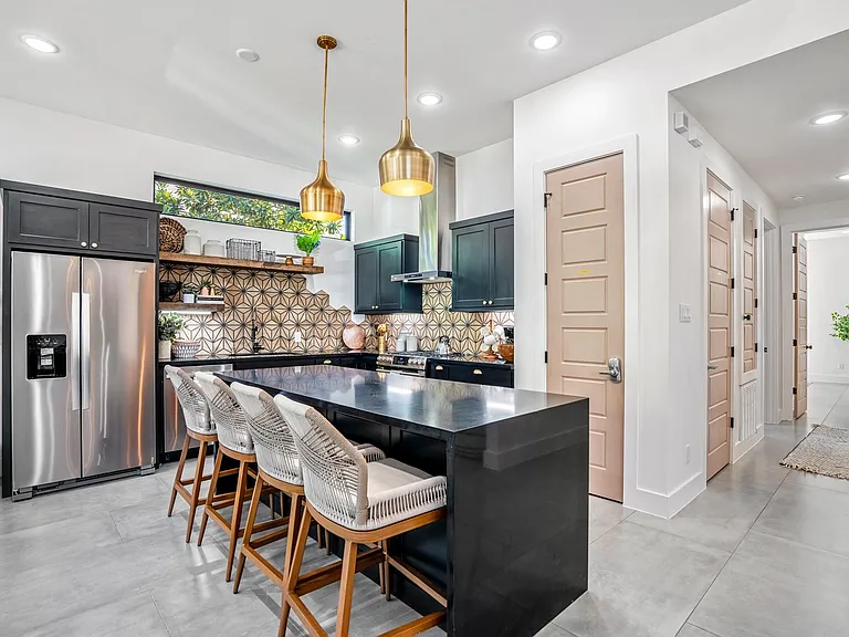 207 S Lockwood Dr #1 — Photo 14