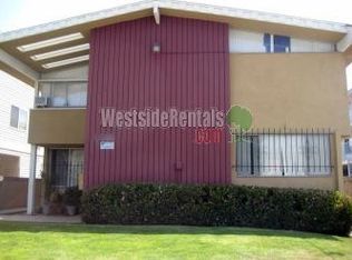 11708 Oxford Ave APT B, Hawthorne, CA 90250