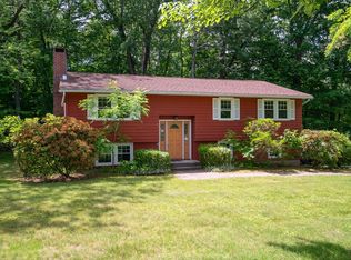 2 Woodlawn Rd, Hadley, MA 01035