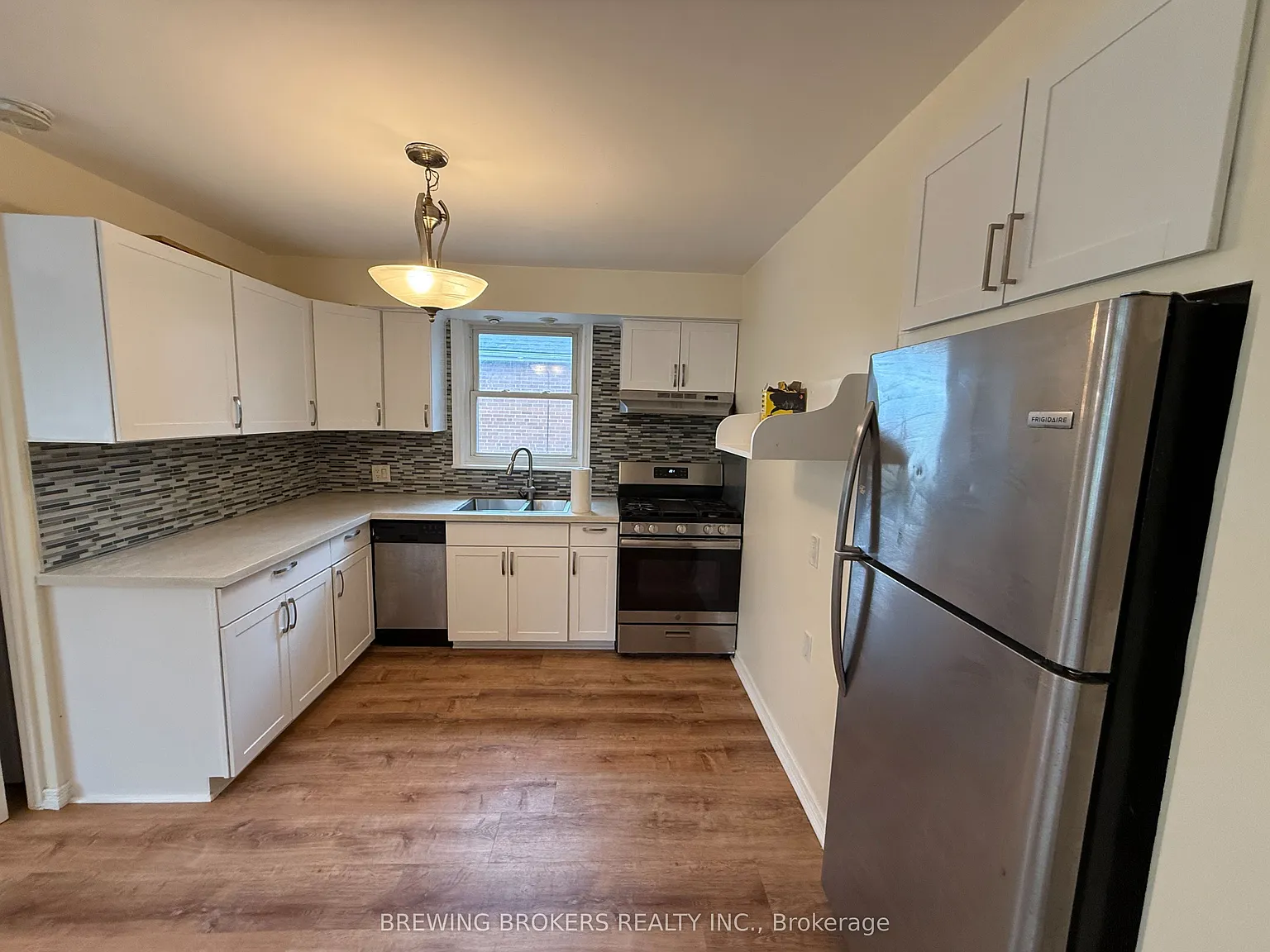 3 bed, $2,200 — Photo 3